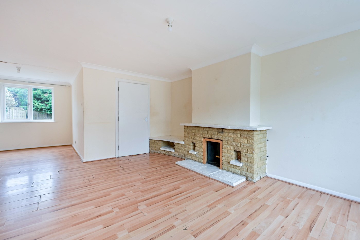 Three-Bedroom Freehold House with Garden