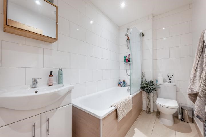 6a Undine Street, London, SW17