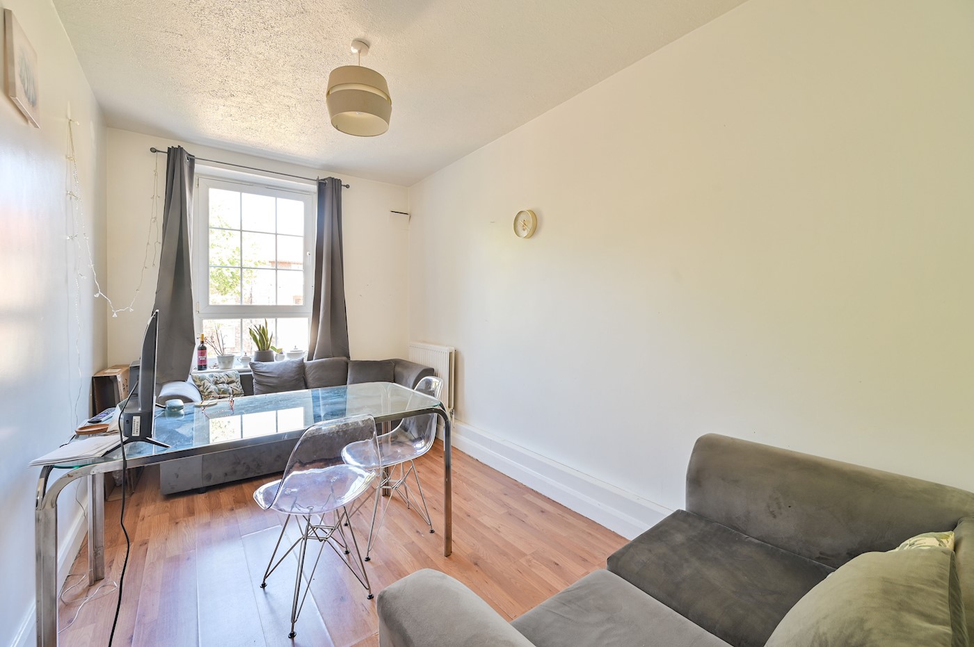 Two Bedroom Third-Floor Apartment
