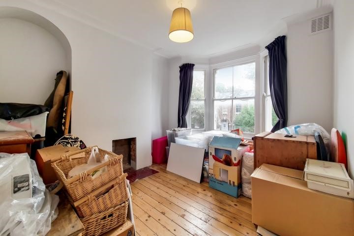 104a Oglander Road, SE15