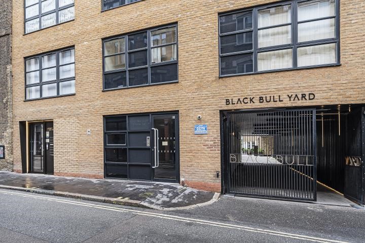 6 Black Bull Court, 18 Hatton Wall, London, EC1N 8JH 1/9