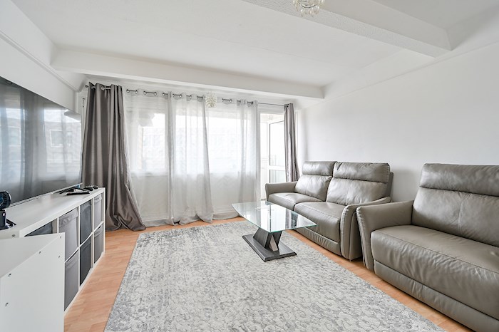 Burghley Tower, Trinity Way, London, W3, Reino Unido