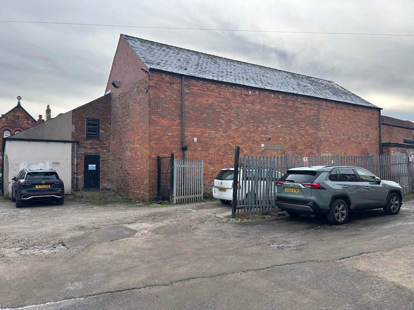 Bell & Spa Hotel, 46 Market Place, Driffield, YO25 6AN