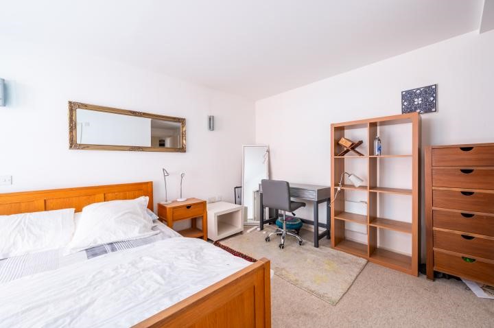 Corona Building, Blackwall Way, London E14