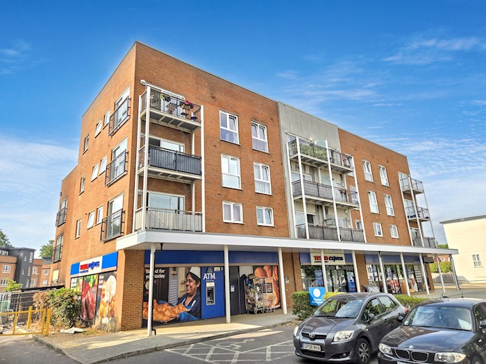 73 Canalside, Redhill, Surrey RH1 2NH, United Kingdom