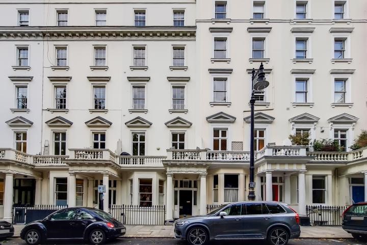 Flat 2 and 3, 96 St Georges Square, London, SW1V 3QY 1/17