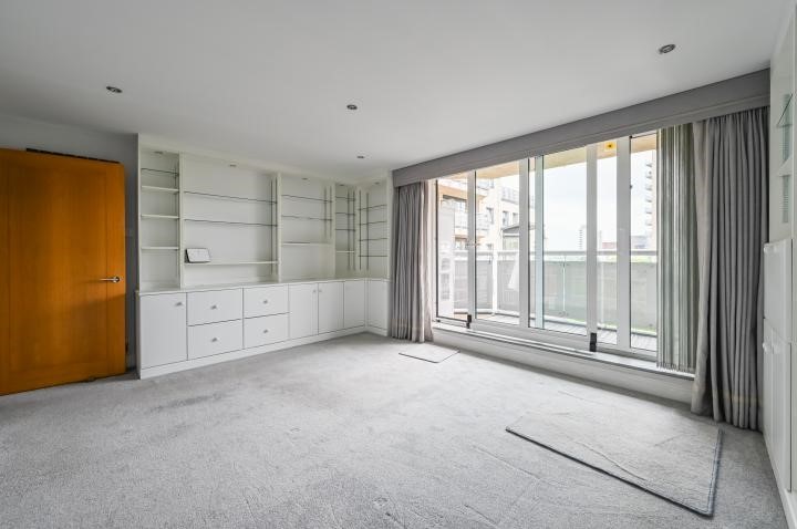 Wards Wharf Approach, London, E16