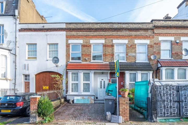 10 Rucklidge Avenue, London, NW10 4PS 1/6