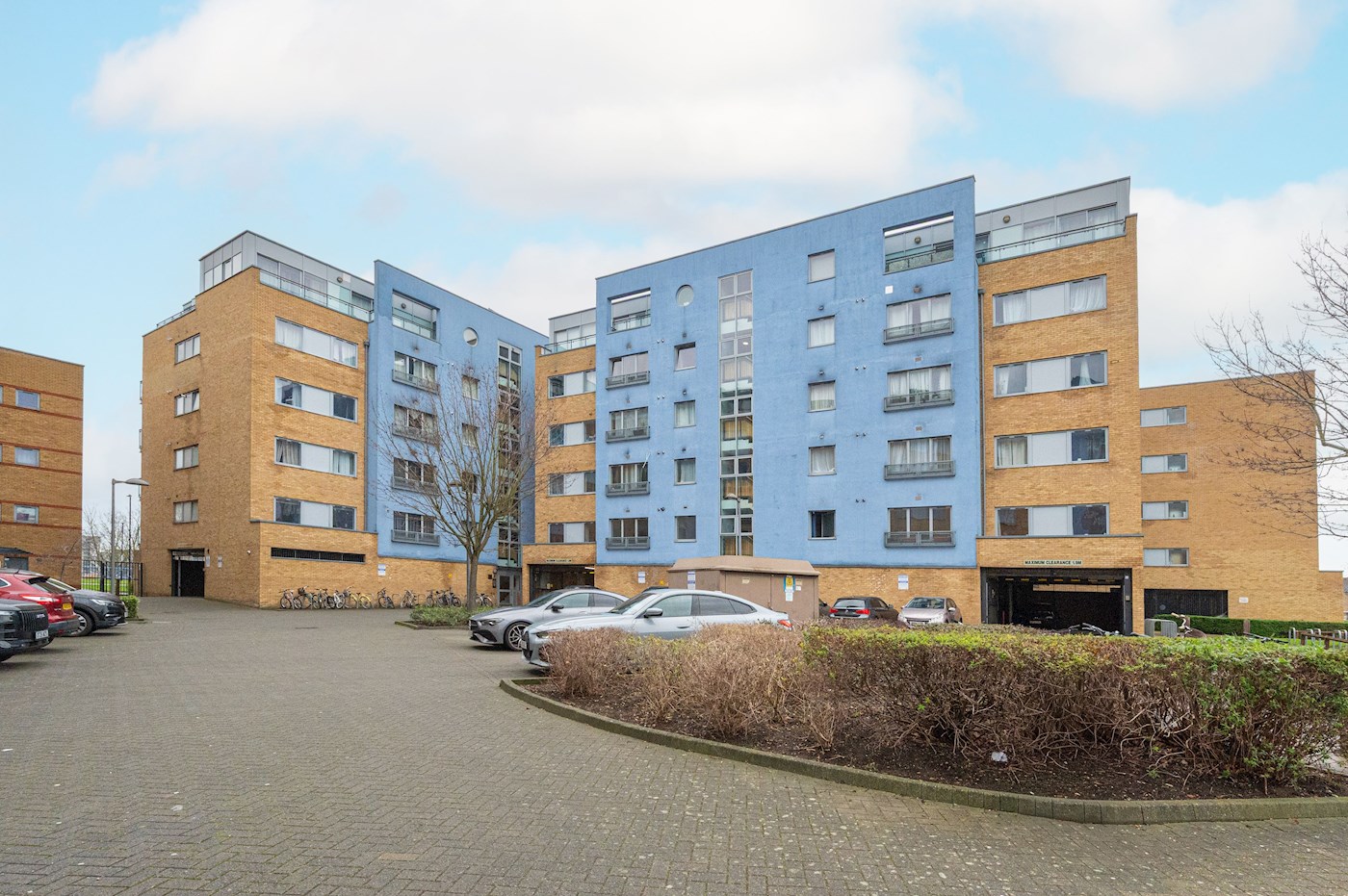 Spacious Two Bedroom Flat with Private Balcony