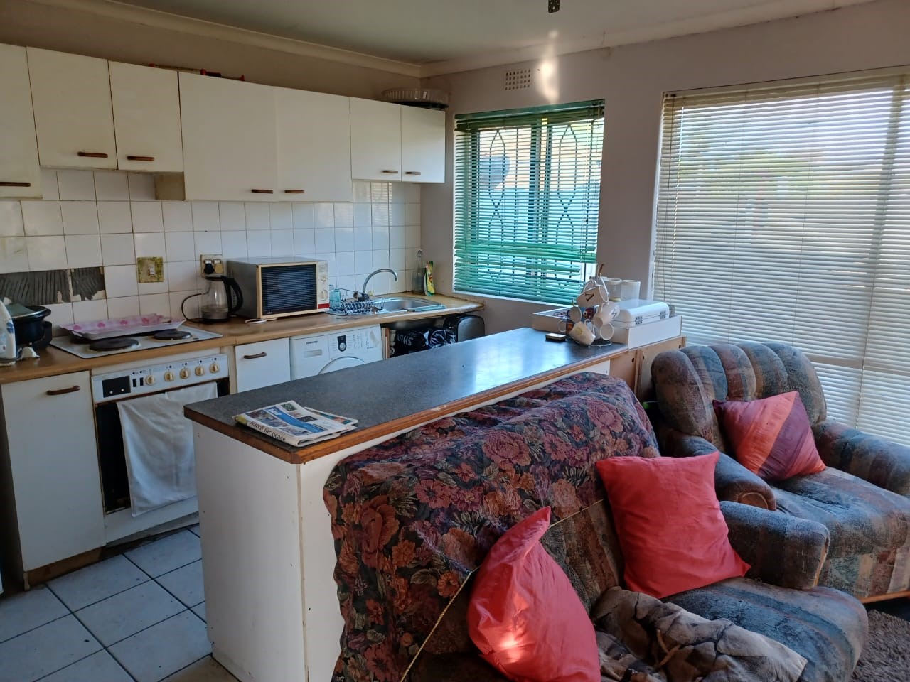 42 Elfin Village, Heathfield, Cape Town, Western C... BidX1