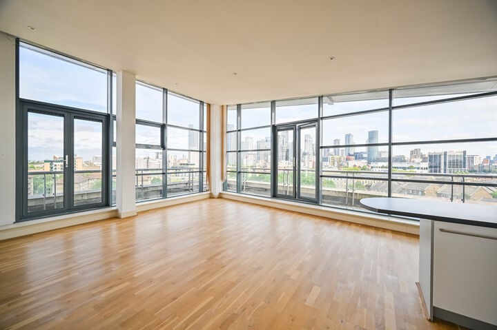 Two-Bedroom Leasehold Flat with Private Balcony