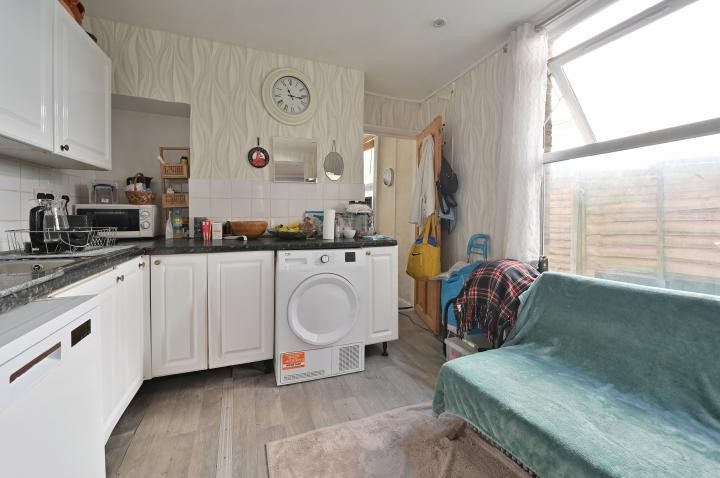 29 Cassio Road, Watford, WD18