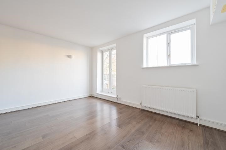 Kingsbridge Court, Dockers Tanner Road, London, E14