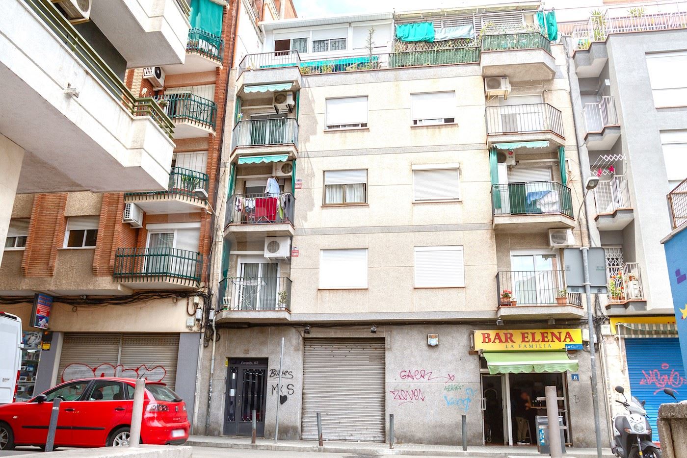 Calle Llevant, L'Hospitalet De Llobregat, Barcelona 1/23