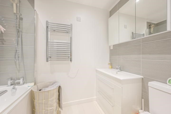 Fishguard Way, London, E16