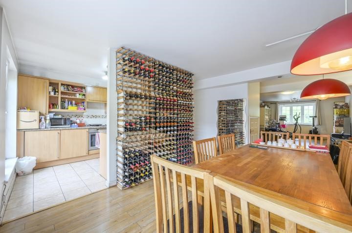 St Georges Square, London, E14