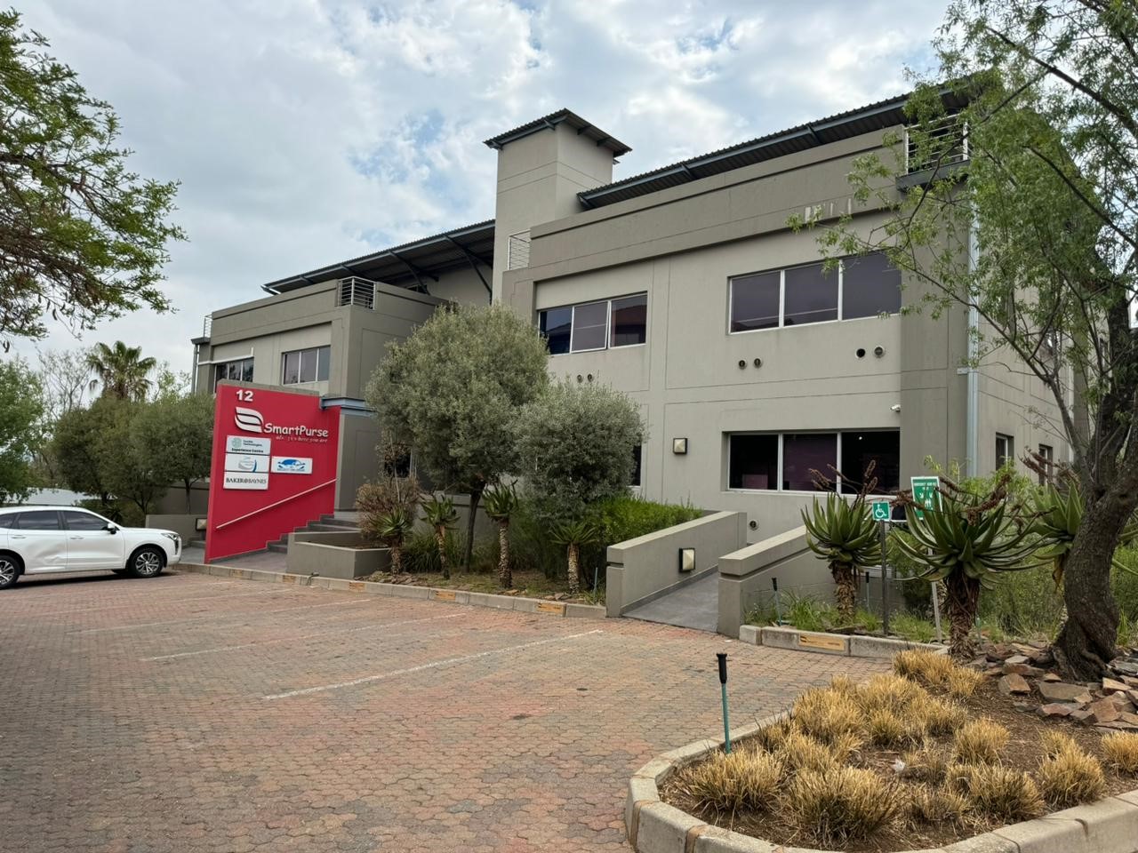 Portion 12 Sunninghill Office Park, 9 Peltier Drive, Extension 71, Johannesburg, Gauteng, South Africa 1/21