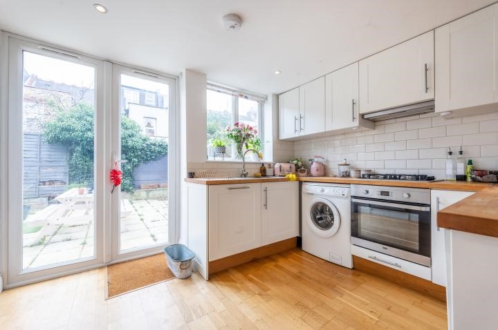 6a Undine Street, London, SW17