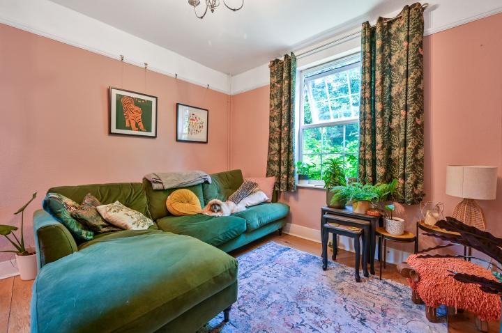 1 St Marys Cottages, Perry Hill, Worplesdon, Guildford, Surrey, GU3