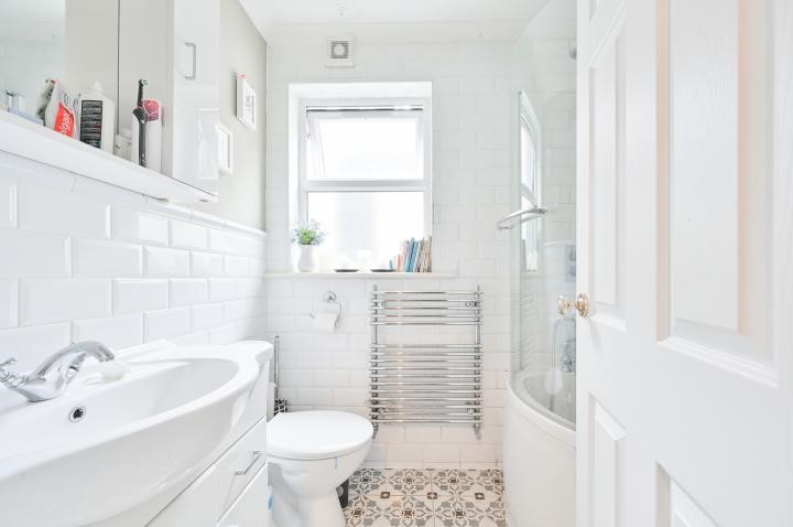 Bright and Airy Two Bedroom Ground Floor Flat