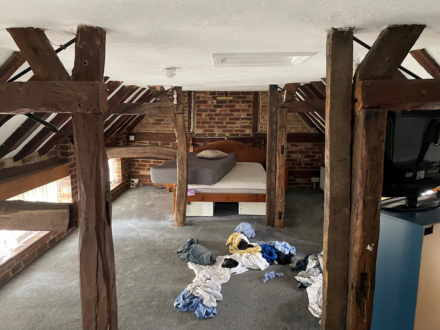 The Three Crowns, Wisborough Green, RH14 0DX