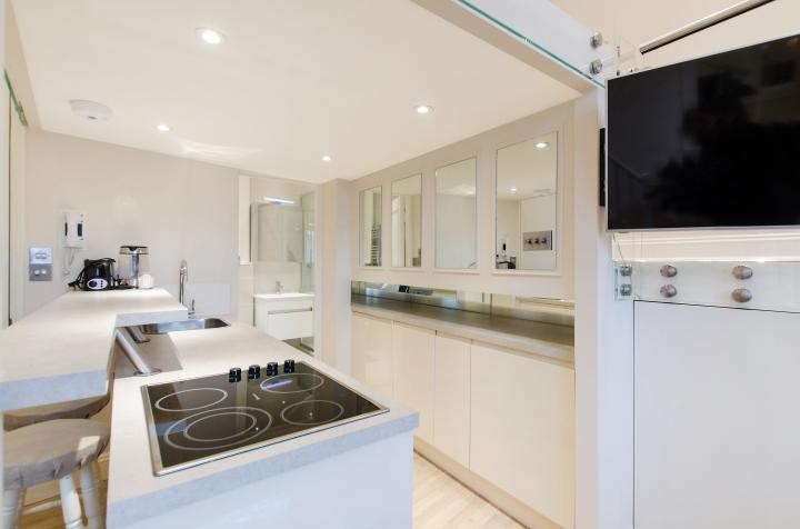 Earls Court Road, London, SW5