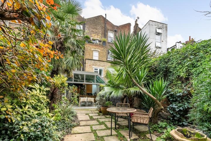 Lillie Road, London, SW6