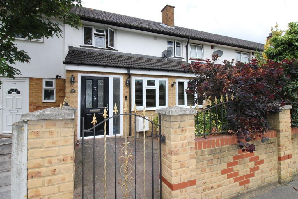 Three-Bedroom Terraced House with Garden