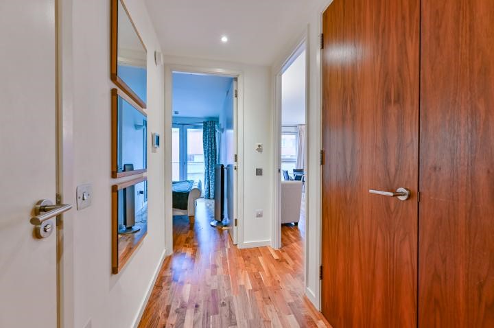 New Providence Wharf, Fairmont Avenue, London, E14