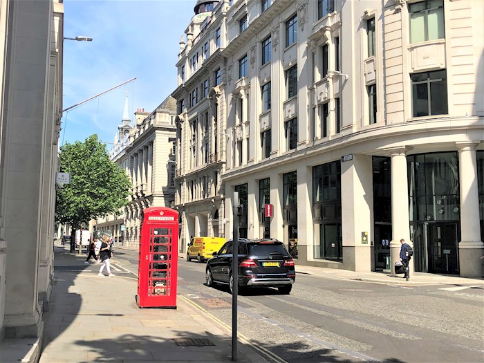 Telephone Kiosk o/s Bank of China, Gresham Street, City of London, EC2, Reino Unido