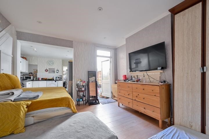 29 Cassio Road, Watford, WD18