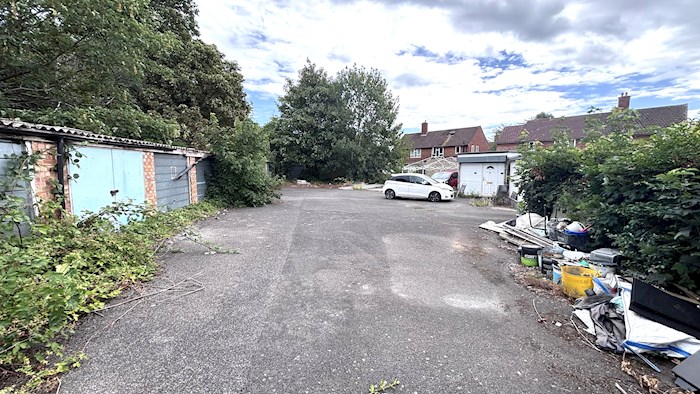 Garage Compound 1 at Hawthorne Crescent, Slough, SL1 3NQ, United Kingdom