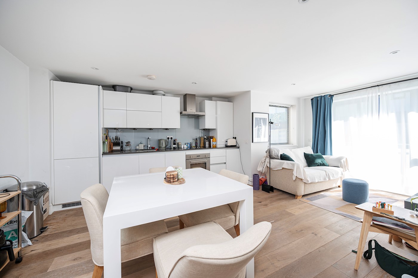 One-Bedroom Fourth-Floor Apartment with Balcony