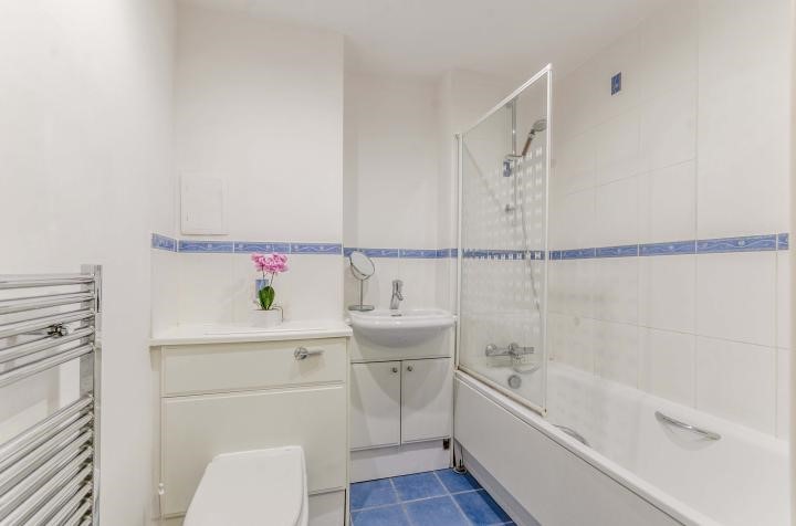 Wards Wharf Approach, London, E16