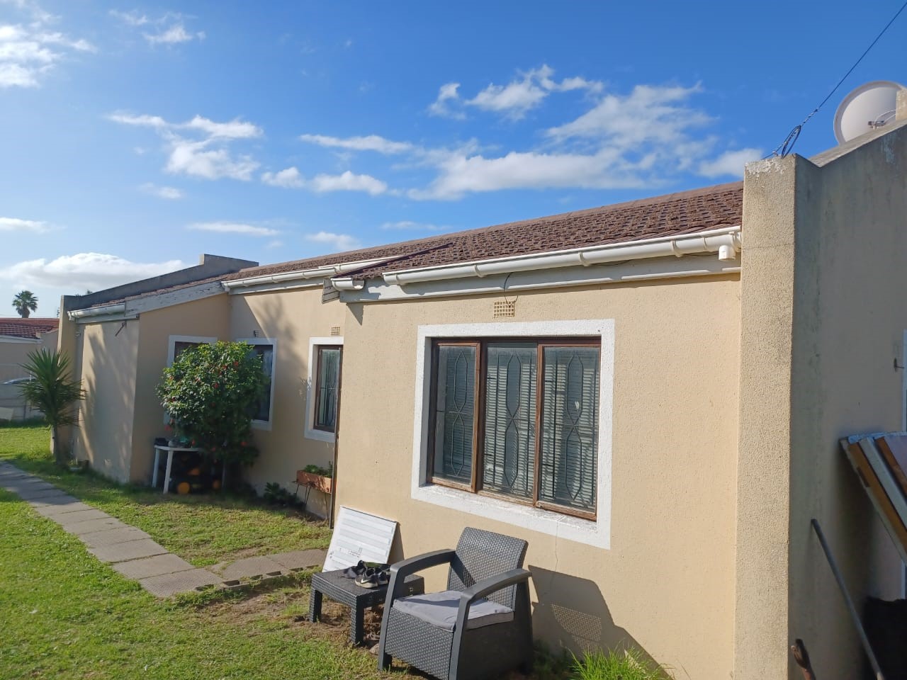 42 Elfin Village, Heathfield, Cape Town, Western C... BidX1