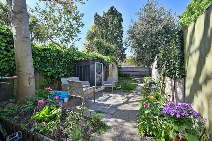 29 Cassio Road, Watford, WD18