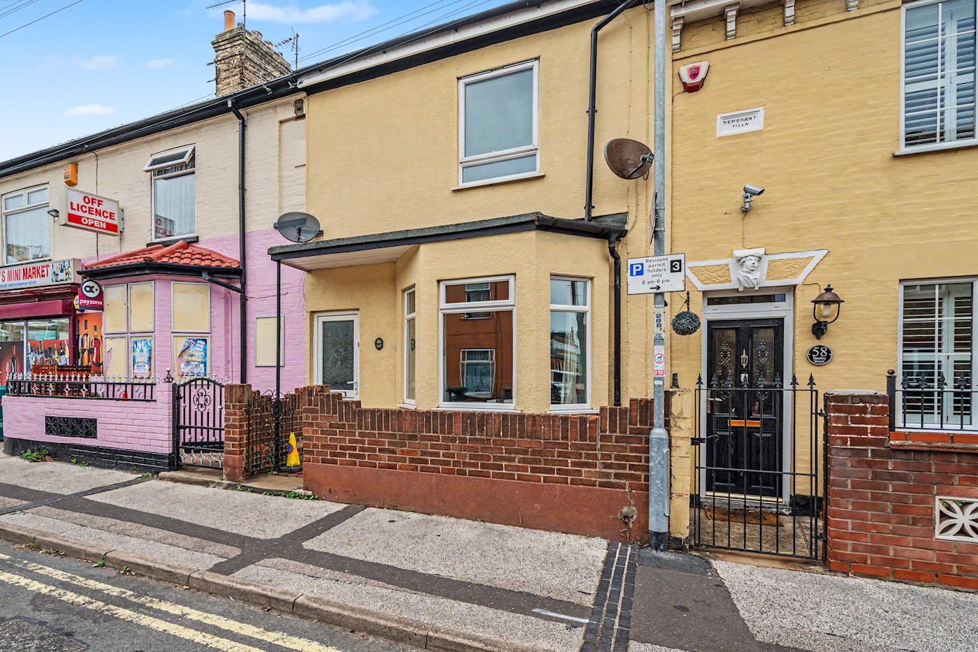 Freehold Three-Bedroom Mid-Terrace House