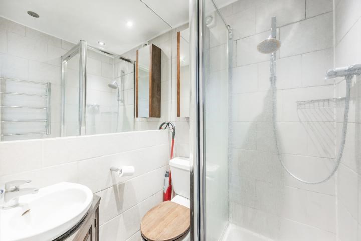 Mezzanine Studio Flat in Excellent Location