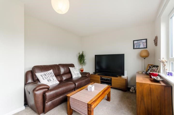 Stunning Two Bedroom Maisonette