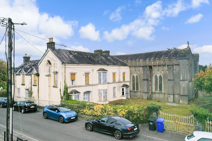 The Old Parochial House and Old Church, Portumna, Co. Galway, Irlanda