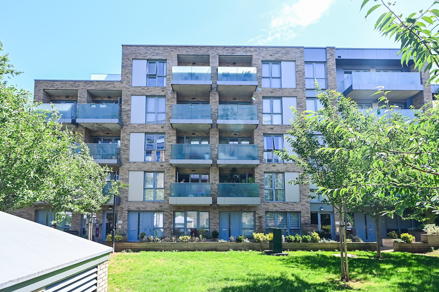 Three Bedroom Flat with Bright Interiors