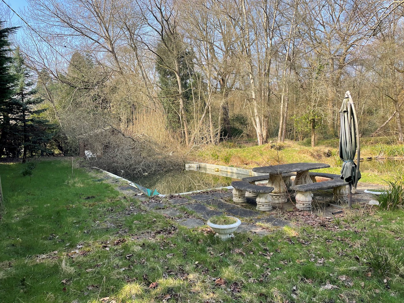 Brook Nook, Lake View Road, Felbridge, East Grinstead, RH19 2QF