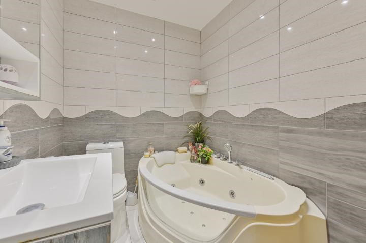 1 Cherry Garth, Brentford, TW8