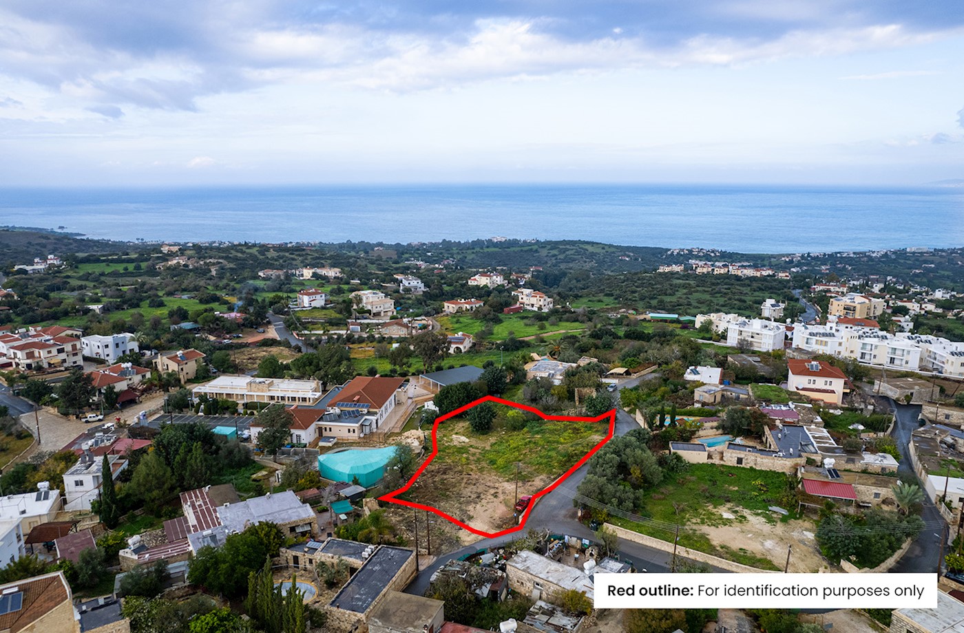 Residential field in Neo Chorio, Paphos 1/5