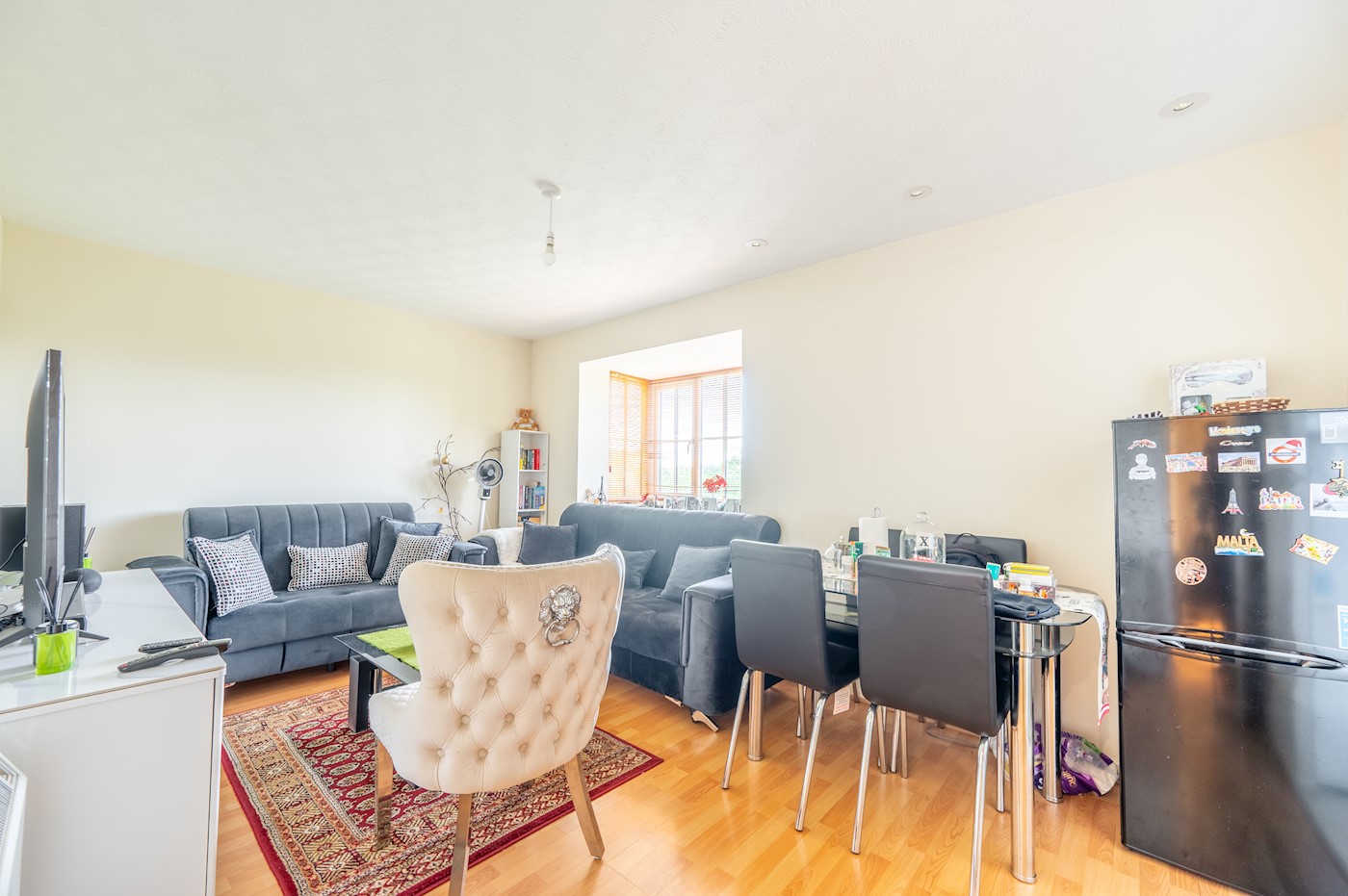 Lovely One Bedroom Top Floor Flat
