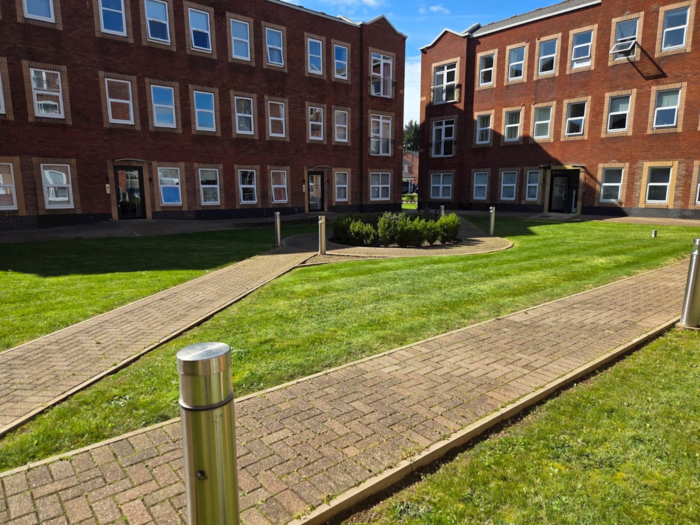 1 Bedroom Flat in Excellent Condition