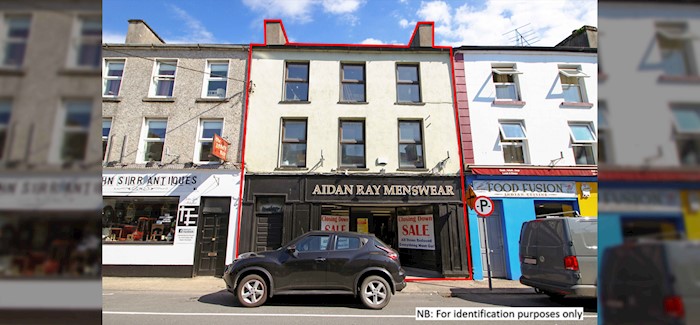 Property known as Aidan Rays Menswear, Patrick Street, Boyle, Co. Roscommon, Irlanda