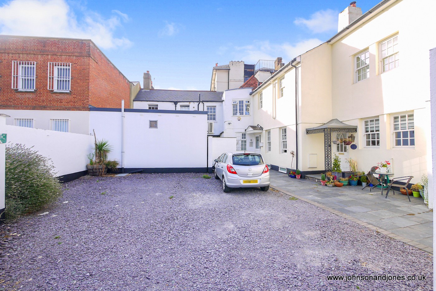 124a Guildford Street, Chertsey, KT16 9AH