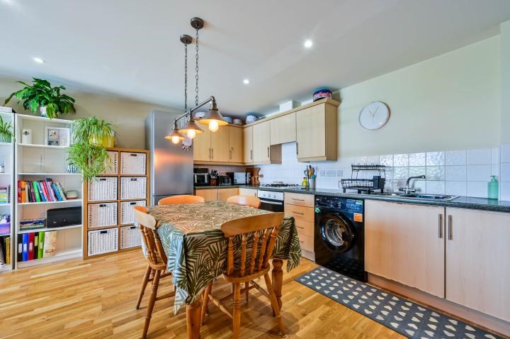 Aits View, Victoria Avenue, West Molesey, Surrey, KT8
