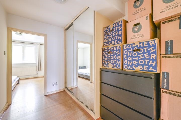 St Georges Square, London, E14